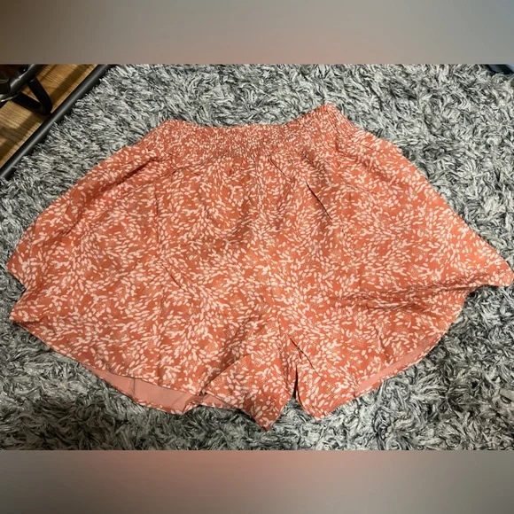 LULUS CORAL PRINT TIE -FRONT SHORTS - Picture 6 of 8